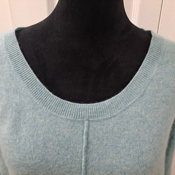 Wrap Baby Blue 100% Cashmere Pullover Sweater - Picture 2 of 8